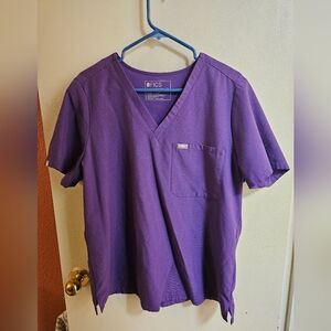 Figs Catarina Scrub Top in Ultraviolet in XL. Good condition.